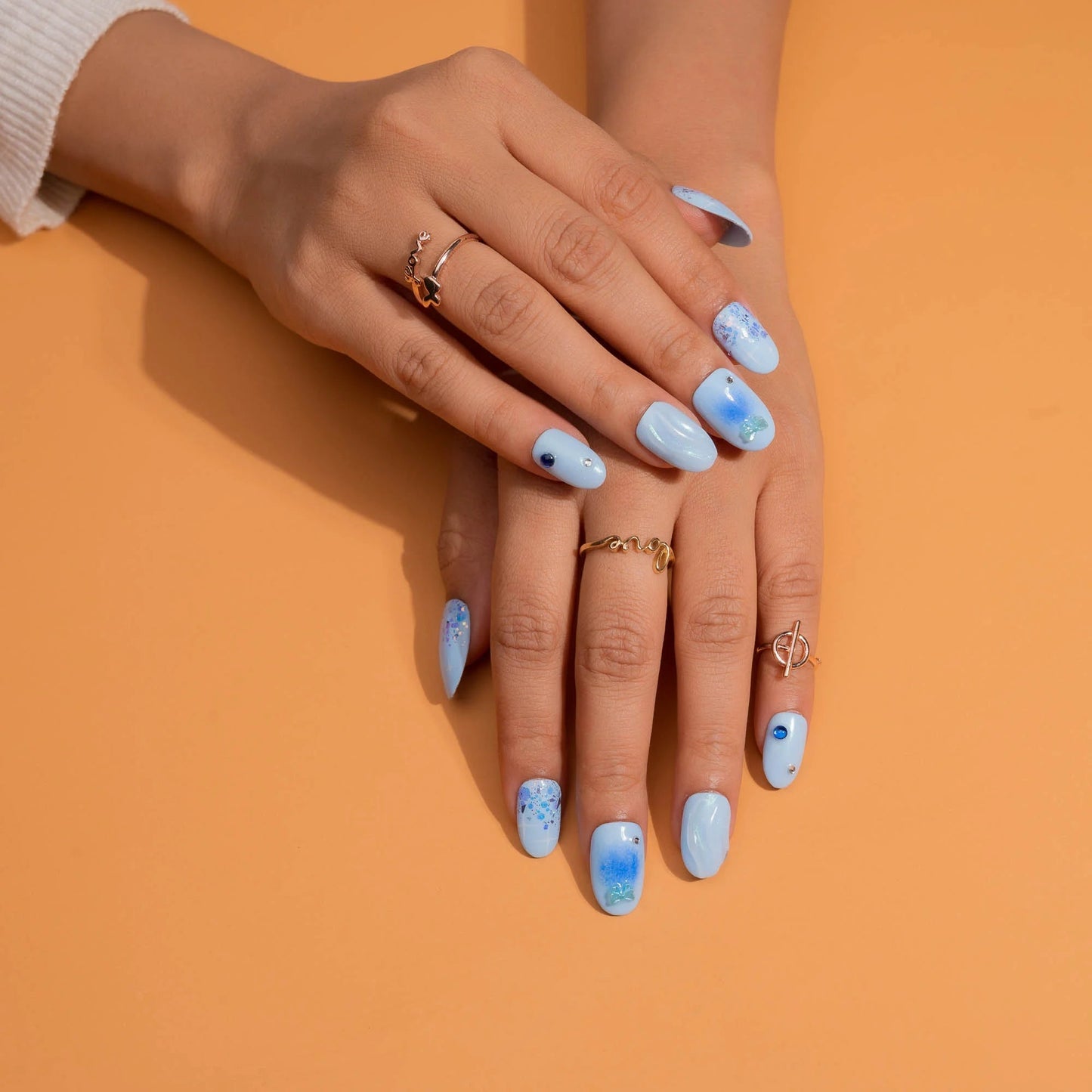 Dreamy and Glittery Sky Blue Press-On Nails